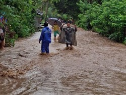 Hujan Deras Dua Hari, Banjir-Tanah Longsor Landa Karangasem