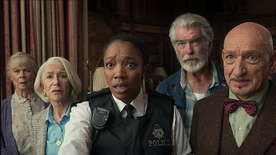 The Thursday Murder Club Cuplikan adegan dalam film The Thursday Murder Club.