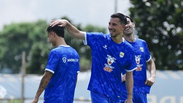 Berita Panas dari Dunia Sport CNN : Thom Haye dan Eliano Latihan Perdana di Persib