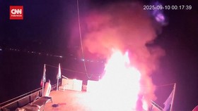 VIDEO: Detik-detik Drone Hantam Kapal Bantuan Gaza di Tunisia 
