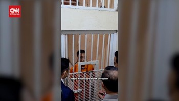 VIDEO: Momen Yusril Temui Delpedro di Sel Tahanan
