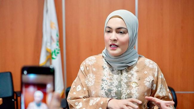 Astrid Kuya Buka Suara soal Penjarahan Rumah, Tegaskan Rumah Bukan Hasil dari DPR
