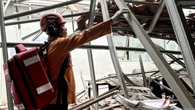 Atap Teras KPT Brebes Ambruk, 3 Orang Dilarikan ke RS