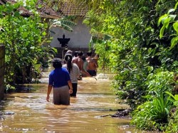 135 Jiwa di Karangasem Mengungsi Akibat Banjir, Kerugian Capai Rp 1,8 Miliar