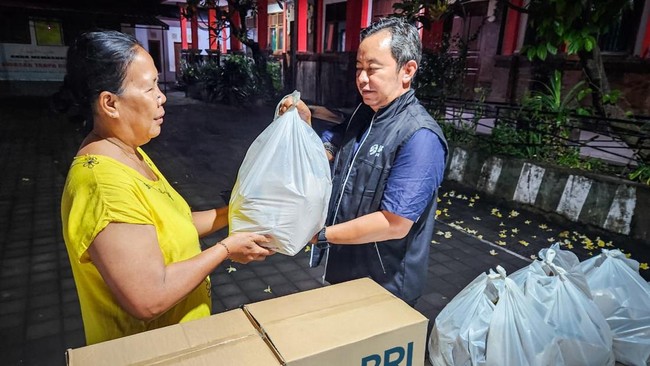 BRI Peduli salurkan bantuan cepat untuk korban banjir di Bali dan NTT, Bantuan meliputi makanan, air, dan kebutuhan pokok untuk meringankan beban masyarakat.