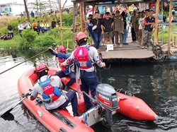 Pria di Cilincing Hilang Usai Tercebur Sungai Saat Naik Perahu Eretan