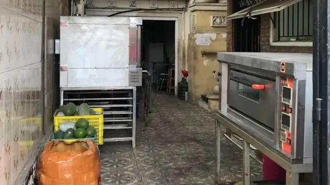 Ini 7 Penampakan Dapur Ci Mehong Tempat Pembuatan Donat Mahal dan Viral