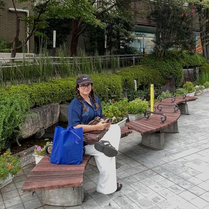 <p>Kika adalah mahasiswi Teknik Penerbanan di Institut Teknologi Bandung (ITB). Meskipun biasanya memang menjalani LDR dengan Jakarta-Bandung dengan keluarga, kali ini akan beda negara. &ldquo;Kalau kemaren LDR-nya Jakarta Bandung, kali ini bakal lebih jauh,&rdquo; ungkap Ersa.&nbsp;(Foto: Instagram@ersamayori)</p>