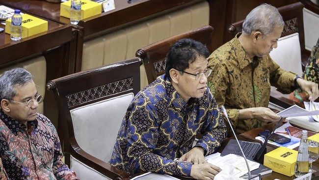 Menkeu Purbaya Yudhi Sadewa tengah mengutak-atik Rancangan Anggaran Pendapatan dan Belanja Negara (RAPBN) 2026, termasuk urusan defisit.