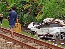 KA Argo Dwipangga Tabrak Mobil di Mekarsari Kebumen, 1 Orang Tewas