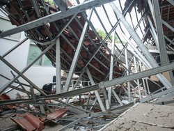 Siswa SMK di Bogor Diimbau Tak Ambil Barang di Ruangan Ambruk karena Bahaya