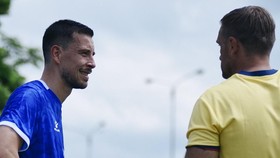 Haye Cetak Gol Spektakuler Setengah Lapangan, Klok Teriak 'Puskas!'