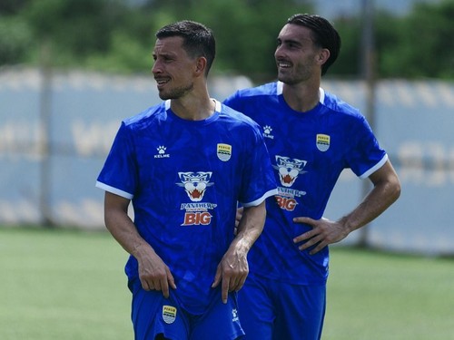 Sinyal Thom Haye dan Eliano Debut di Persib vs Persebaya