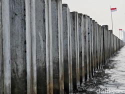 Wamen PU Sebut Beton di Laut Cilincing Bukan Bagian Tanggul NCICD