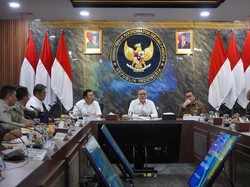 Zulhas Tegaskan Perketat Pengawasan Gula Rafinasi, Percepat Serap Gula Petani