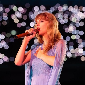 Cari Bacaan Seru? Ini Koleksi Buku Favorit Taylor Swift yang Wajib Masuk Reading List Kamu