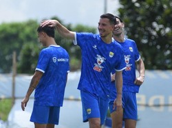 Thom Haye dan Eliano Reijnders Berpeluang Debut Lawan Persebaya