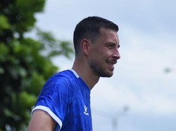 Thom Haye Sebut Debut Bersama Persib Jadi Pertandingan Paling Gila