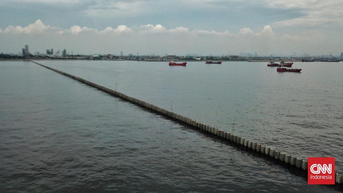 Nelayan Ngeluh Tangkapan Ikan Anjlok 70% Imbas Tanggul Beton Cilincing