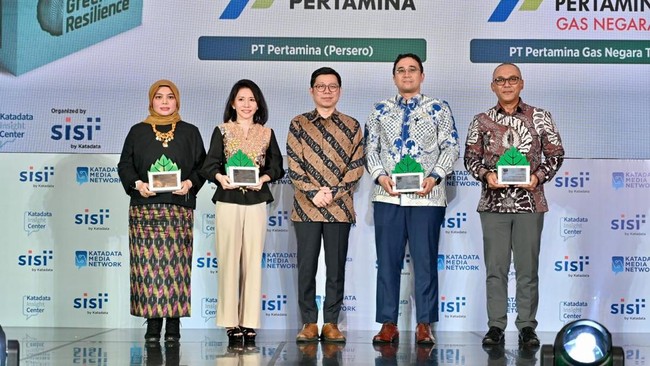 Pertamina meraih penghargaan Katadata ESG Index Awards 2025 karena dinilai telah berkontribusi pada lingkungan di sektor sosial dan tata kelola.