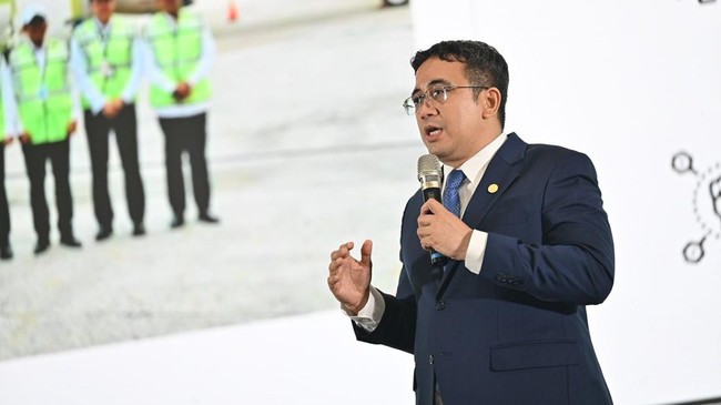Pertamina berkomitmen jaga ketahanan energi dan capai Net Zero Emission melalui strategi Dual Growth, kembangkan energi rendah karbon dan inovasi hijau.