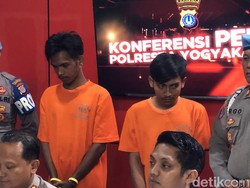 Aksi 40 Menit Pelaku Rusak-Lempari Molotov 6 Pos Polisi Jogja-Sleman