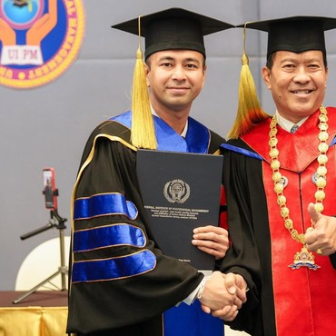 Sempat Diisukan Jadi Menpora, Gelar Doktor Raffi Ahmad Kembali Jadi Omongan