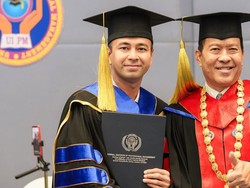 Sempat Diisukan Jadi Menpora, Gelar Doktor Raffi Ahmad Kembali Jadi Omongan