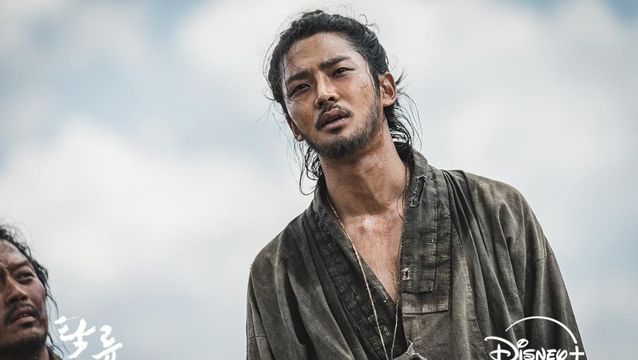 Foto adegan drama Korea terbaru Disney+ The Murky Stream.