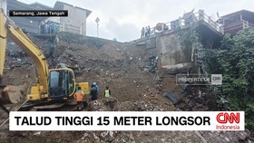 VIDEO: Talud Tinggi 15 Meter Longsor