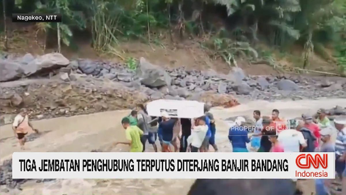 VIDEO: Tiga Jembatan Penghubung Terputus Diterjang Banjir Bandang