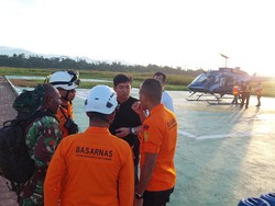 Helikopter Jatuh di Mimika, Tim SAR Kerahkan 2 Heli Evakuasi 4 Korban