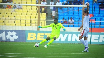 Kabar Sport CNN Terbaru : Dorong Suporter, Andre Onana Dilempar Botol