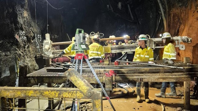 Freeport menerjunkan drone untuk mencari tujuh pekerjanya yang masih terjebak di tambang Grasberg Block Cave.