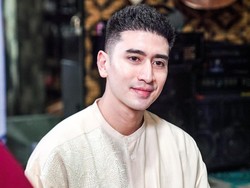 Verrell Bramasta Ngajar Bahasa Inggris ke Anak-anak Saat Ultah ke-29