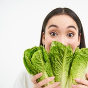 5 Jenis Selada Sehat yang Wajib Ada di Keranjang Belanja Kamu