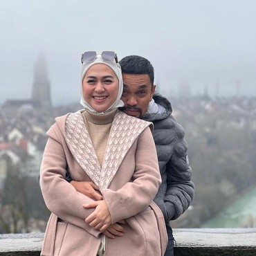 17 Tahun Menikah, Intip 7 Potret Sisi Lain Ahmad Sahroni Bucin dengan Istri Jarang Tersorot