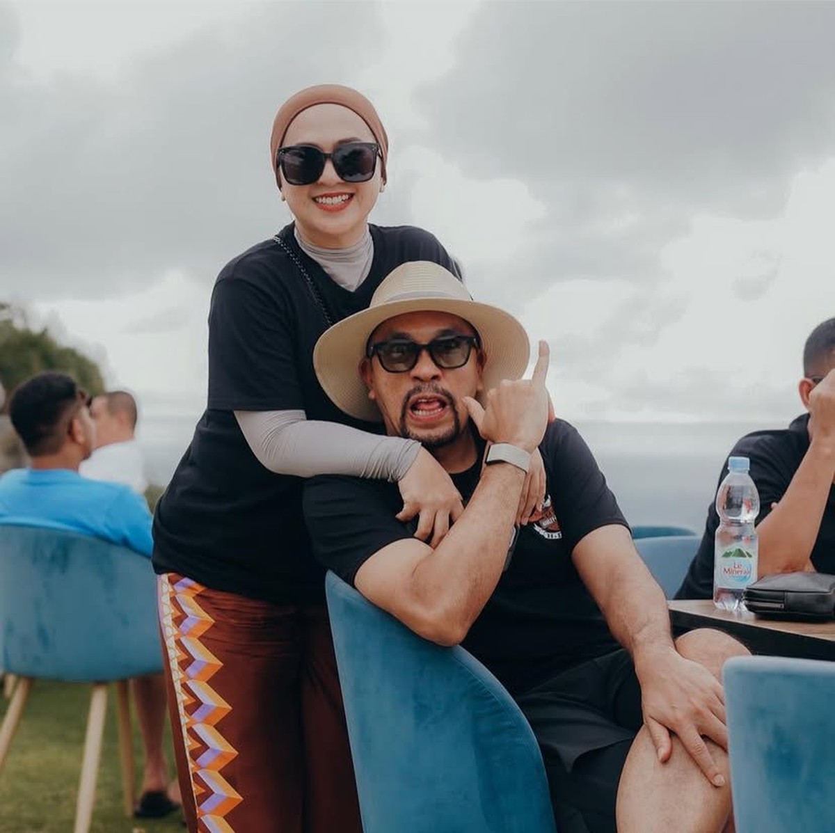 Ahmad Sahroni dan Istri