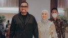 Ahmad Sahroni dan Istri