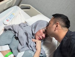 Kondisi Terbaru Ibunda Raffi Ahmad Usai Operasi di Singapura