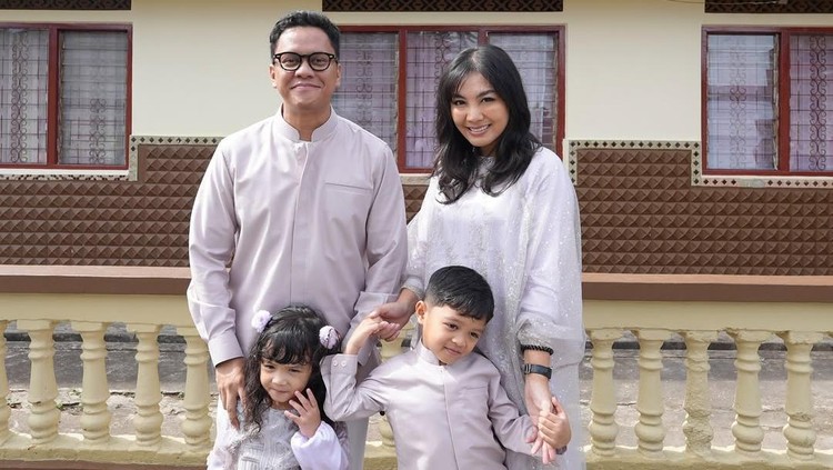 Arief Muhammad dan Istri