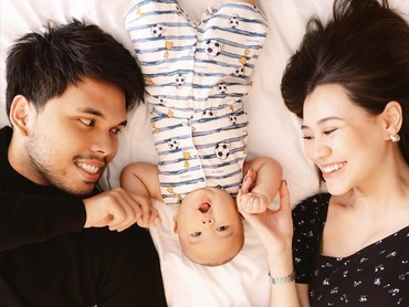 img-title Sempat Ditutupi, Ini 7 Potret Wajah Anak Aaliyah Massaid & Thariq Halilintar