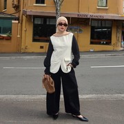 Get The Look: Inspirasi Gaya Chic yang Simpel ala Ana Octarina