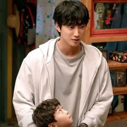 Jadi Ayah Tunggal, Simak Pesona Jung Jinyoung yang Akan Comeback di Romantis Kriminal Baru