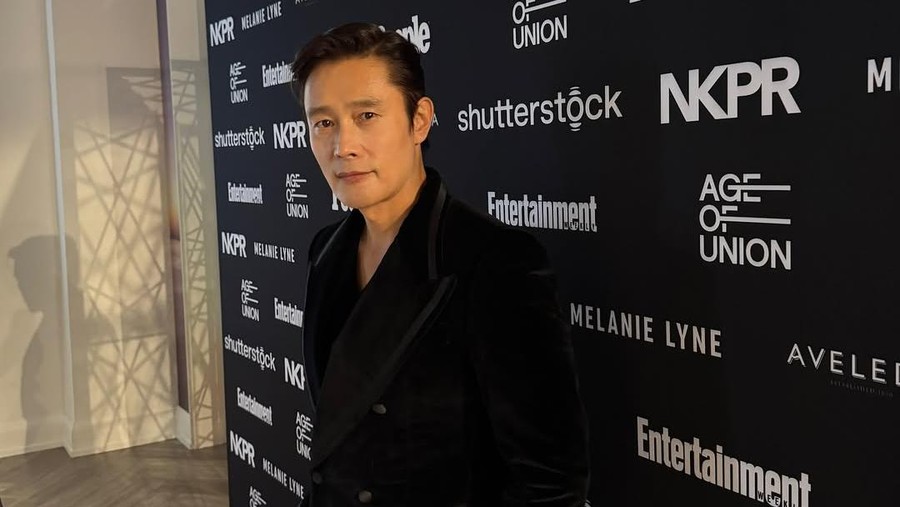 Aktor Korea Selatan Lee Byung Hun dalam foto yang diunggah ke Instagram pribadinya saat berada di TIFF 2025.