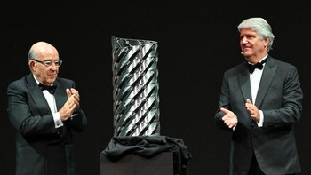FOTO: MotoGP Perkenalkan Trofi Baru untuk Sang Juara