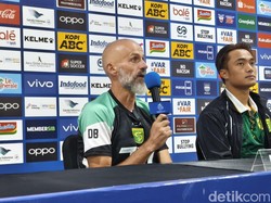 Persebaya Kalah 0-1 dari Persib, Eduardo Perez Apresiasi Perjuangan Tim