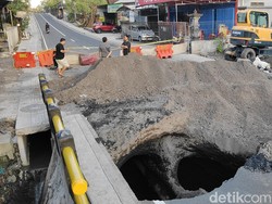 Pemkab Badung Mulai Kerjakan Jalan Jebol di Lukluk Mengwi