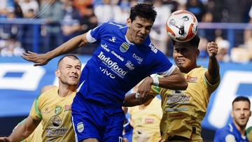 Kabar Sport CNN Terbaru : Thom Haye Cadangan, Persib vs Persebaya Imbang di Babak Pertama