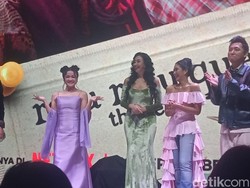 Cerita Nirina Zubir, Perdana Beradegan Ciuman dalam Ratu Ratu Queens